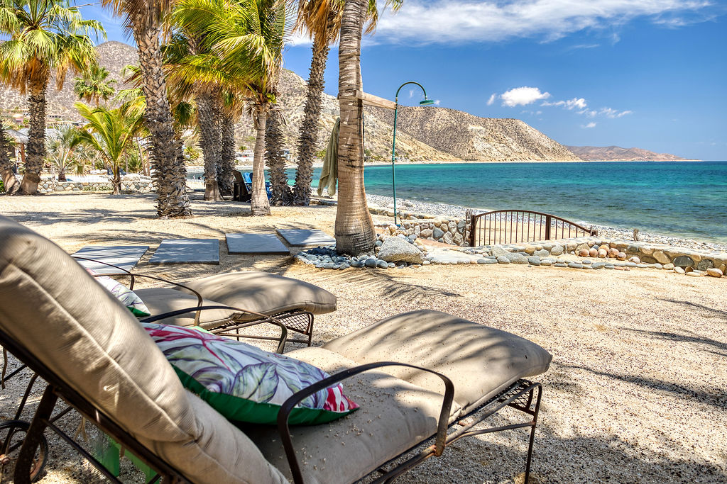 Front yard sun chairs